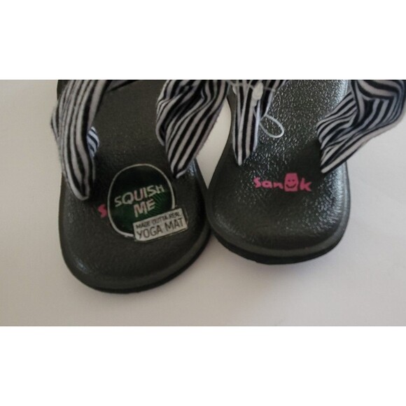 CLEARANCE NWT Sling Back Flip Flop Sandals Black/White Striped Girls 11-12 - Picture 3 of 6